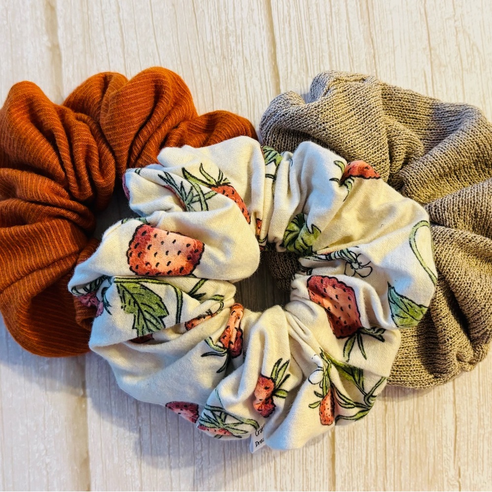 Charming Strawberry and Solid Scrunchies Set